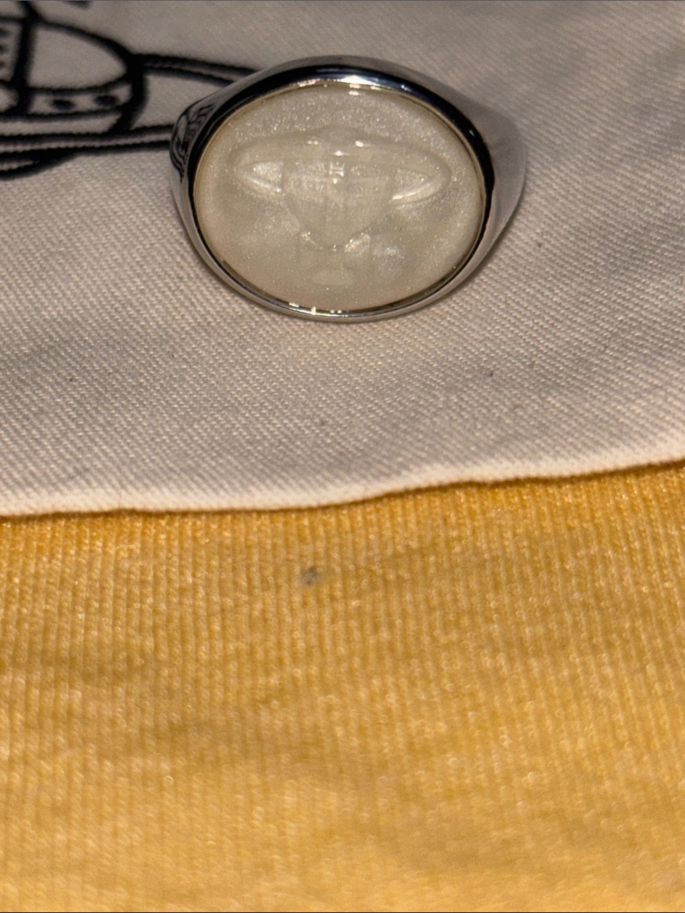 Vivienne Westwood Silver Dome Ring with Pearl-Like Center - Picture 5 of 6
